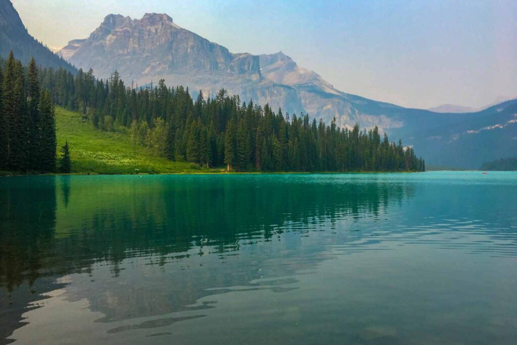 emerald lake es un lugar increible que visitar desde Banff