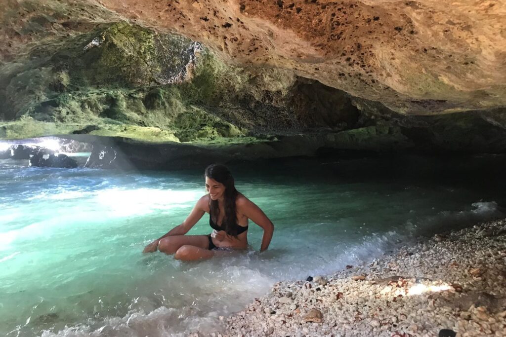unas cuevas gratis para ver en oahu, una de las actividades low cost para viajar a hawaii barato