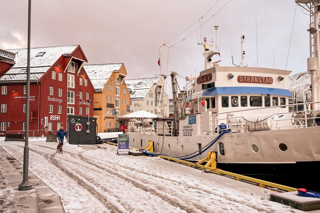 consejos para viajar a noruega, tromso es un imperdible