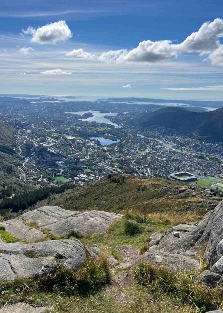 las vistas de bergen desde lo alto de ulriken