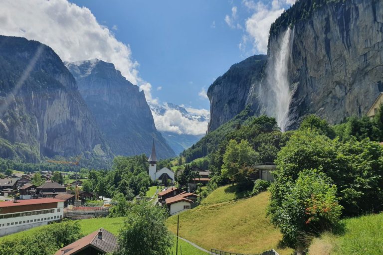 Qué ver en Lauterbrunnen, el pueblo más bonito de Suiza