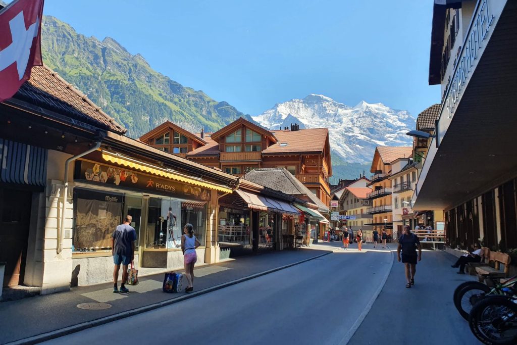El pueblo de Wengen en Suiza, donde no se permiten autos