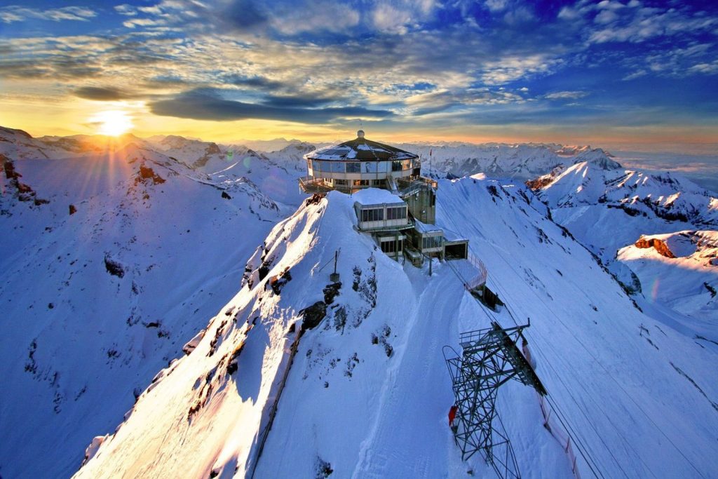 Schilthorn, una montaña que se llega desde Murren y un lugar épico que visitar en Lauterbrunnen
