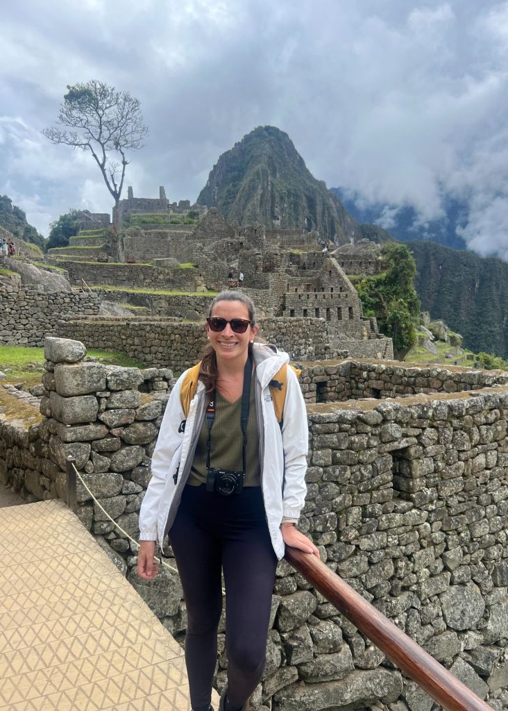 foto mia en machu picchu luego de completar el camino salkantay de 5 dias