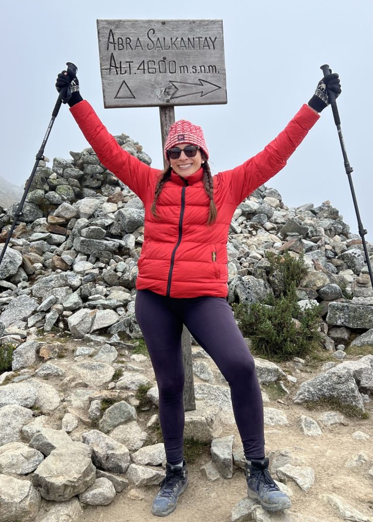 en lo alto del abra salkantay
