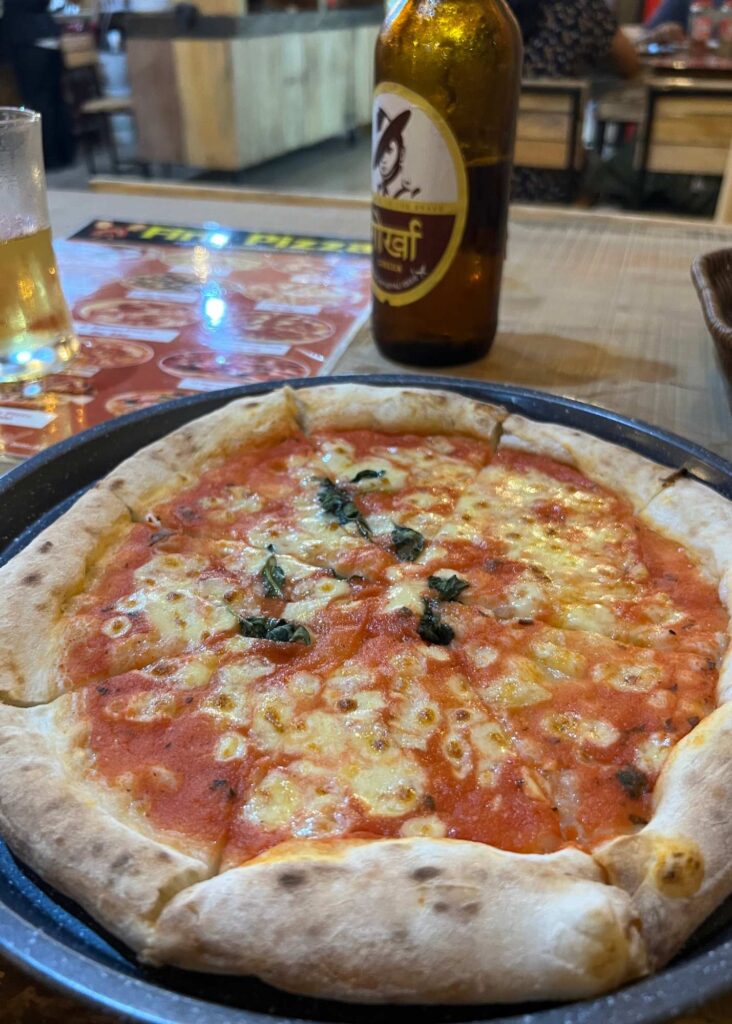 donde comer en pokhara, fire pizza uno de los mejores restaurantes