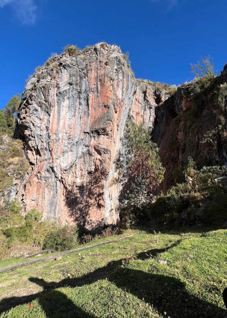 el balcon del diablo un lugar no turistico que visitar en cusco