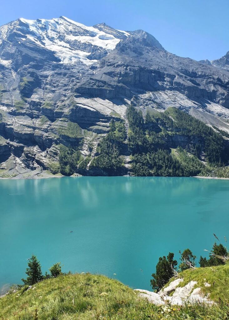 el lago Oeschinensee