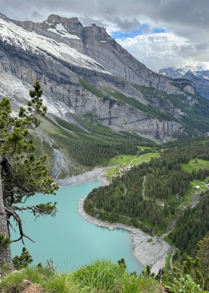 el lago Oeschinensee en Suiza, de los más turquesas del mundo