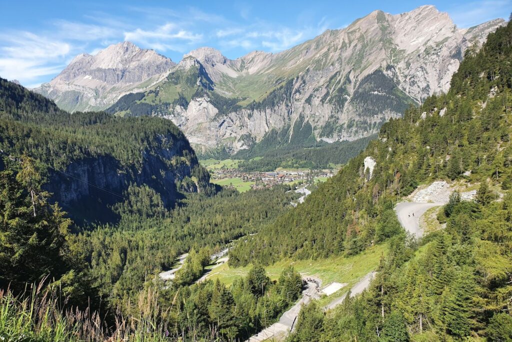 desde el sendero para subir al lago Oeschinensee