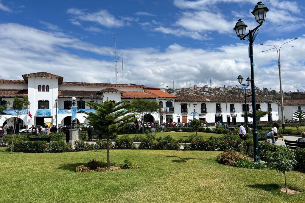 plaza principal de chachapoyas en Perú