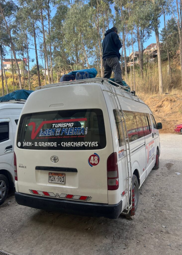 colectivo de chachapoyas a ecuador