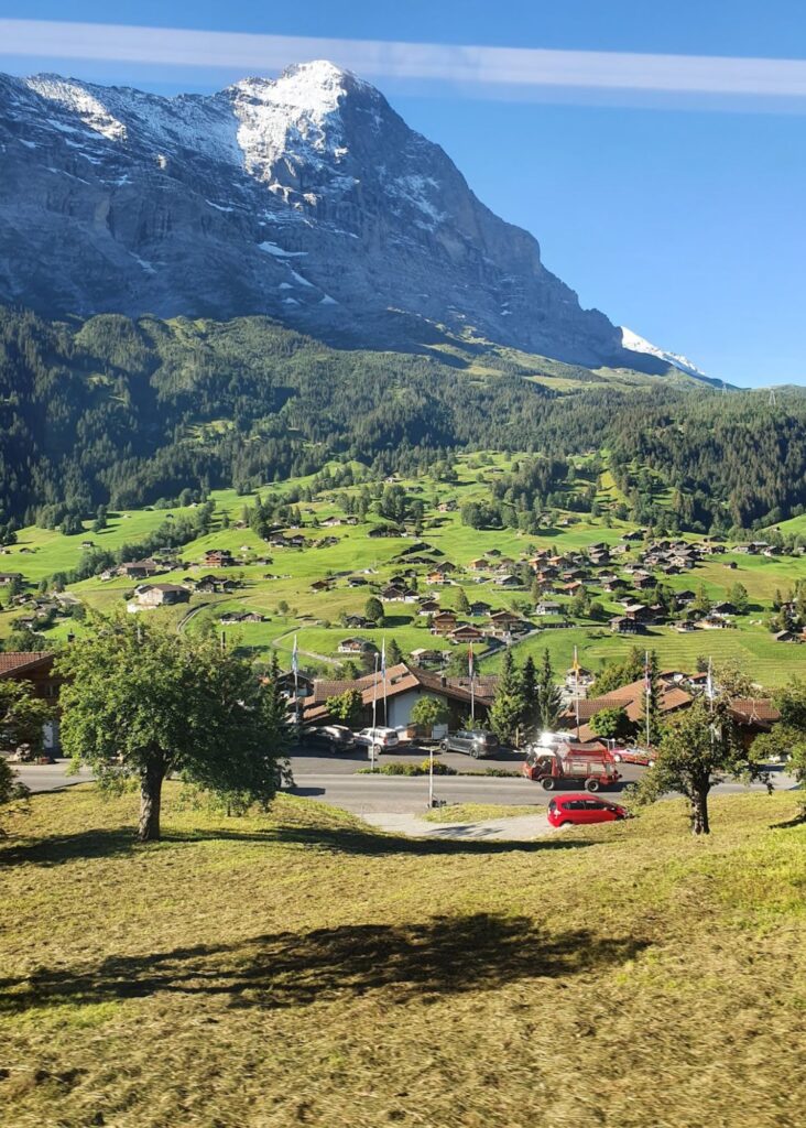 que hacer en grindelwald el pueblo más bonito de suiza