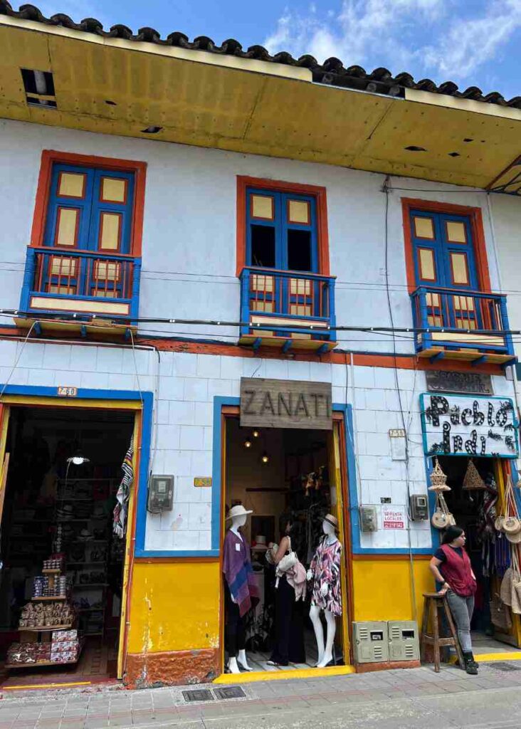 las mejores cosas que hacer en filandia, caminar por el pueblo