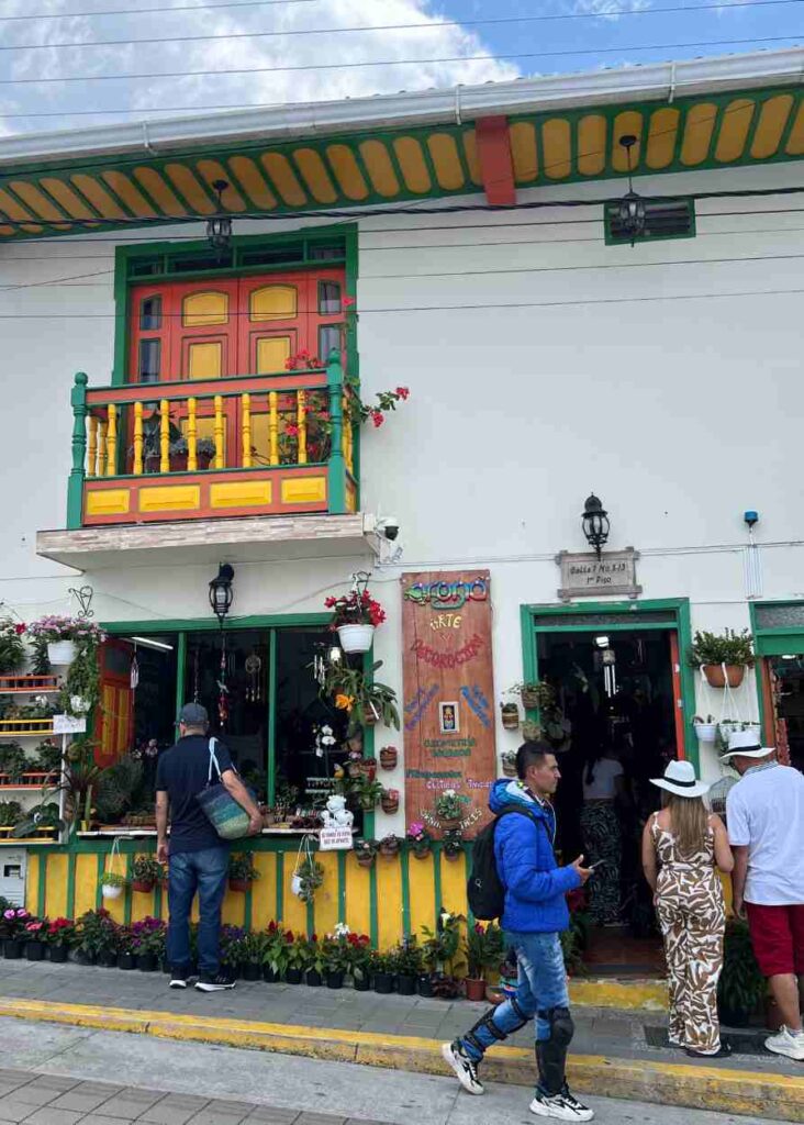 las mejores cosas que hacer en filandia, caminar por el pueblo