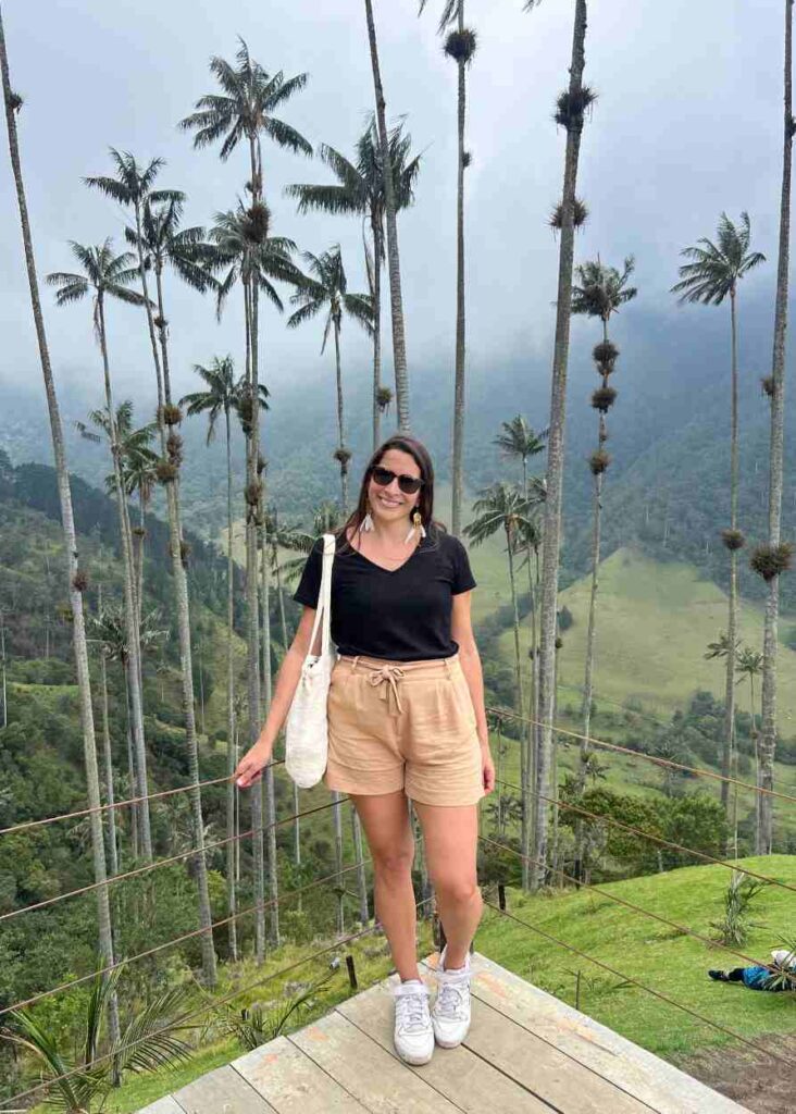 el mirador del valle de cocora, uno de los lugares que hay que visitar en salento