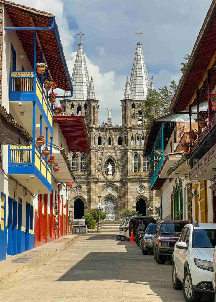 Basílica Menor de la Inmaculada Concepción en jardin 