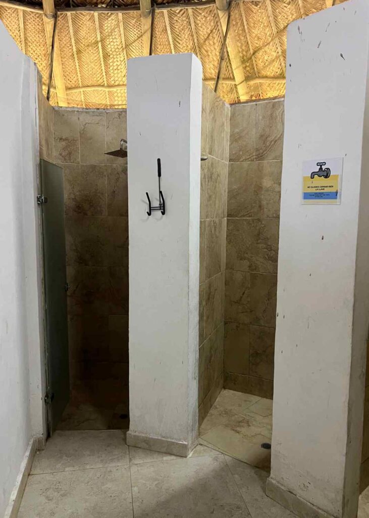 los baños del camping del parque tayrona