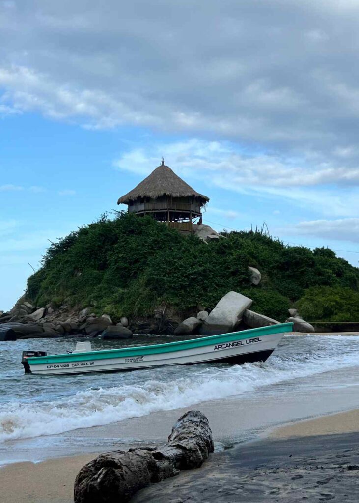 cabo san juan, mucha gente dice que vale la pena ir al Tayrona solo para visitar esta playa
