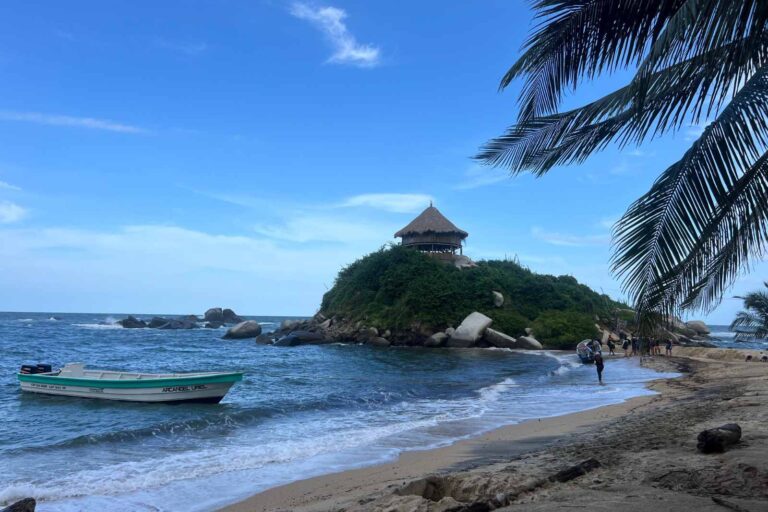 Cómo tener internet en Colombia (y que no te bloqueen el teléfono)
