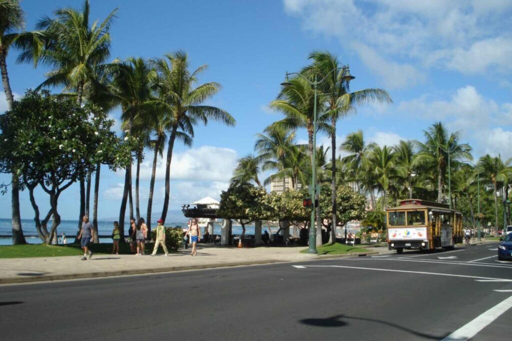 avenida kalakaua en waikiki