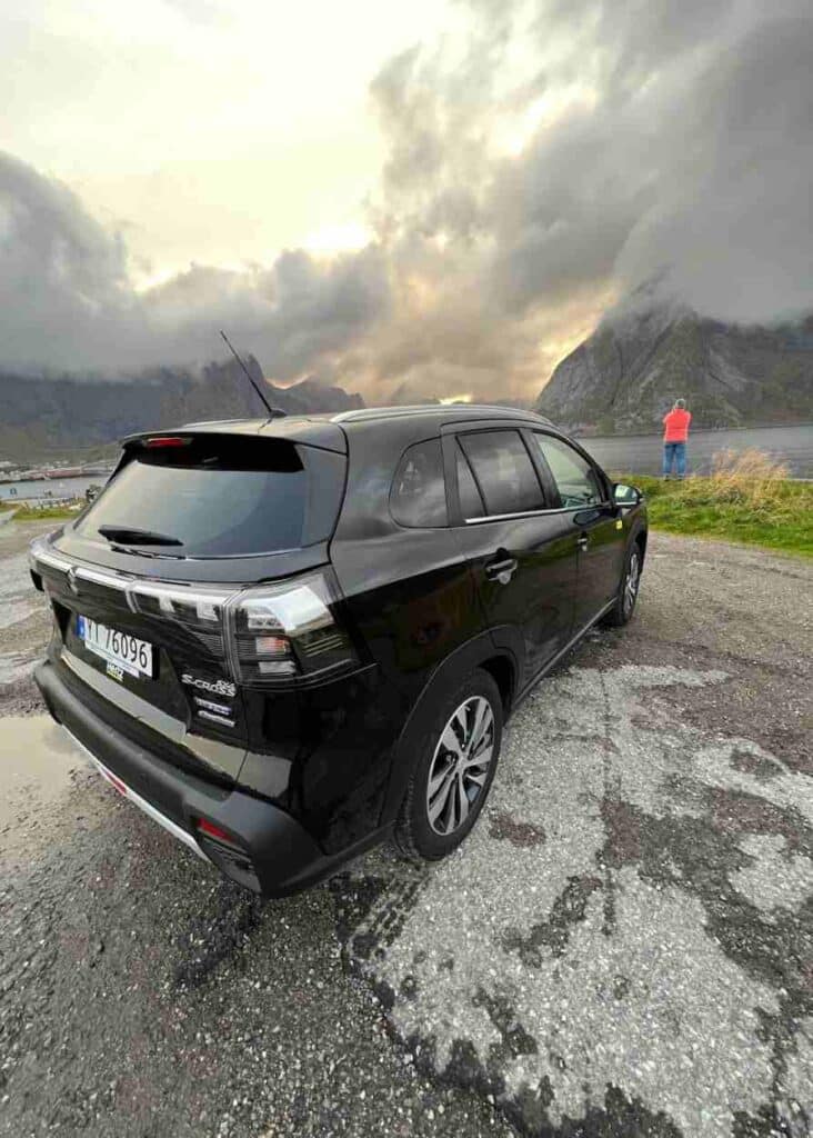 ¡decidí alquilar un coche en Noruega y me dieron este!