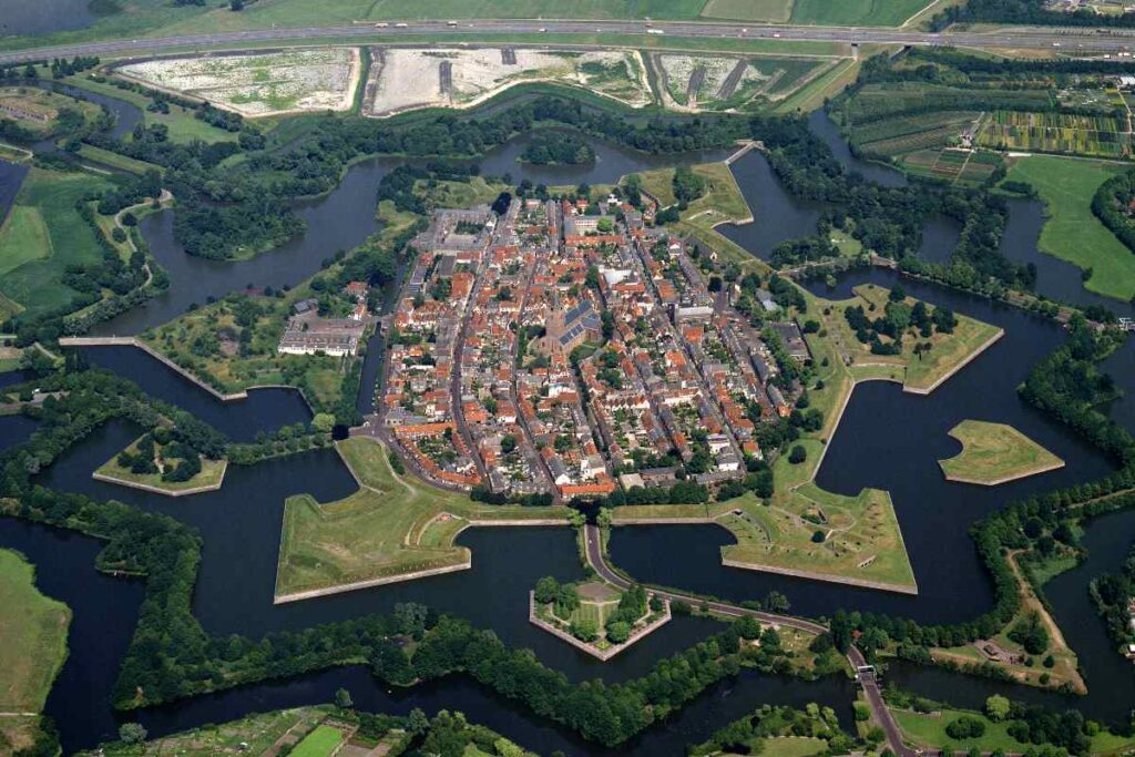 naarden desde el cielo, es una fortaleza.