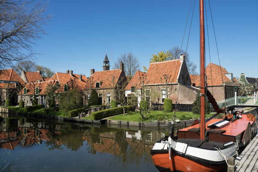 Enkhuizen es un pueblo bonito de paises bajos