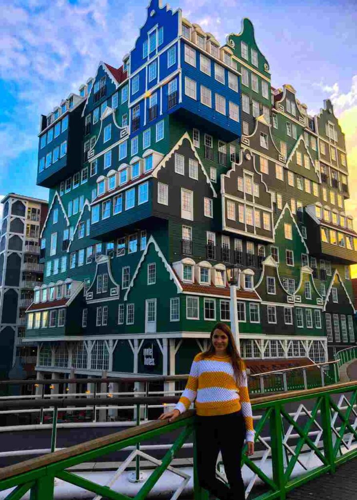 El hotel Inntel en Zandaam, uno de los edificios más locos de Holanda
