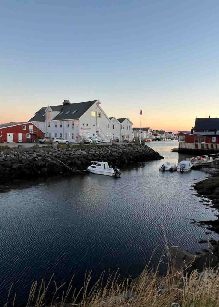 Henningsvaer, un pueblito bonito donde dormir en Lofoten