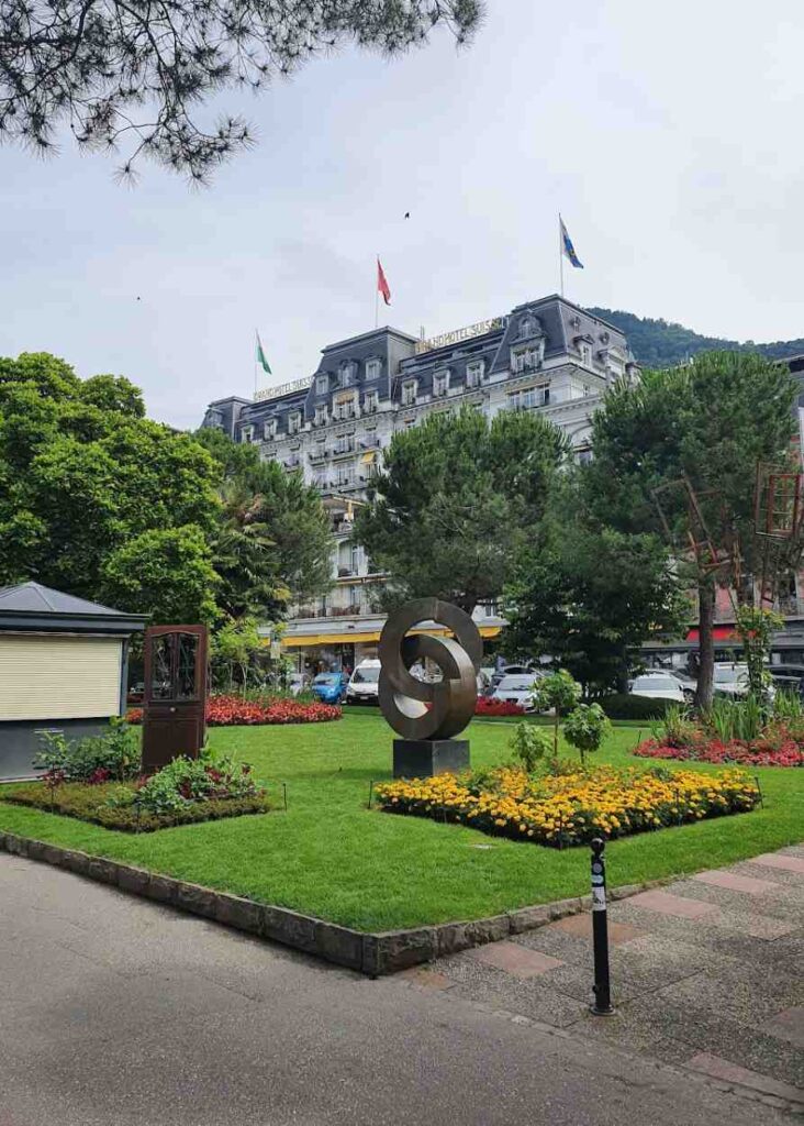 un edificio de montreux