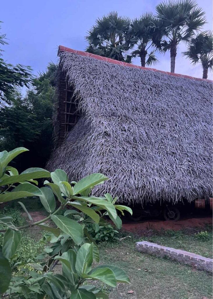 un bungalow en sadhana forest