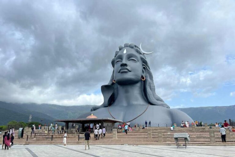 isha yoga center, el ashram de sadhguru