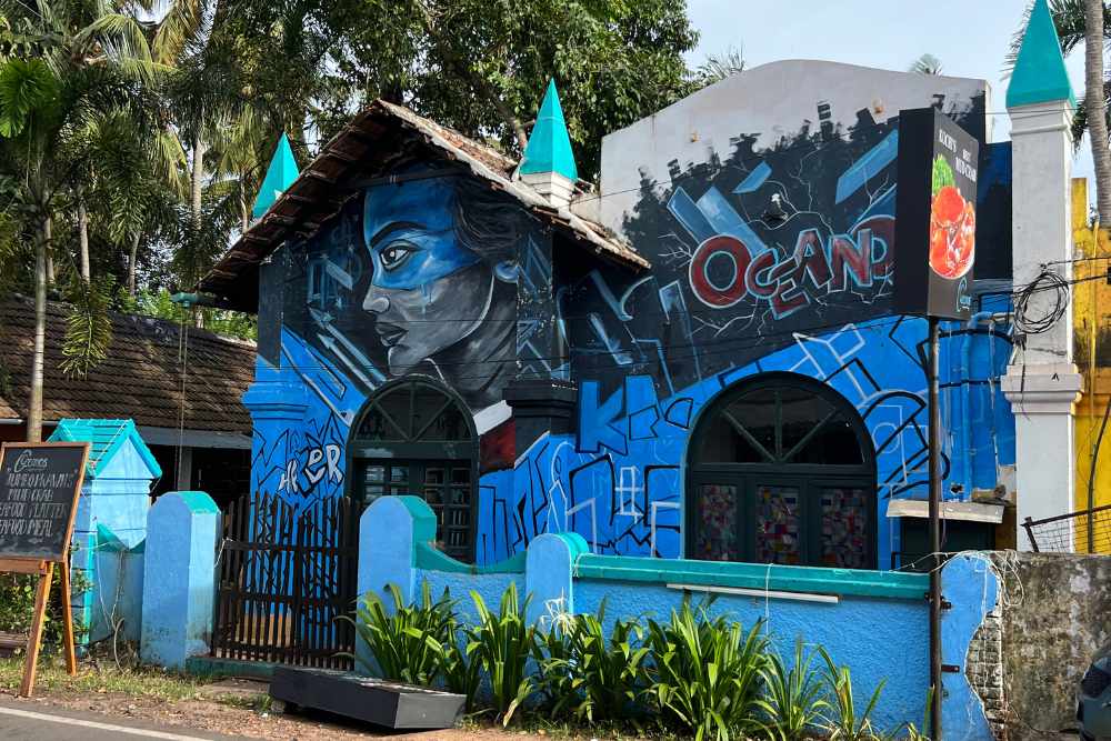 murales y grafitti en fort kochi