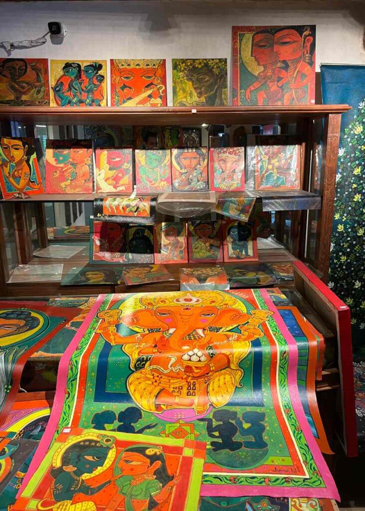 una tienda de arte en India