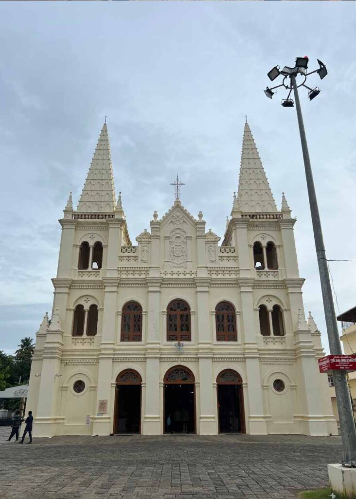 Basílica de Santa Cruz, un imperdible que ver en Kochi Kerala