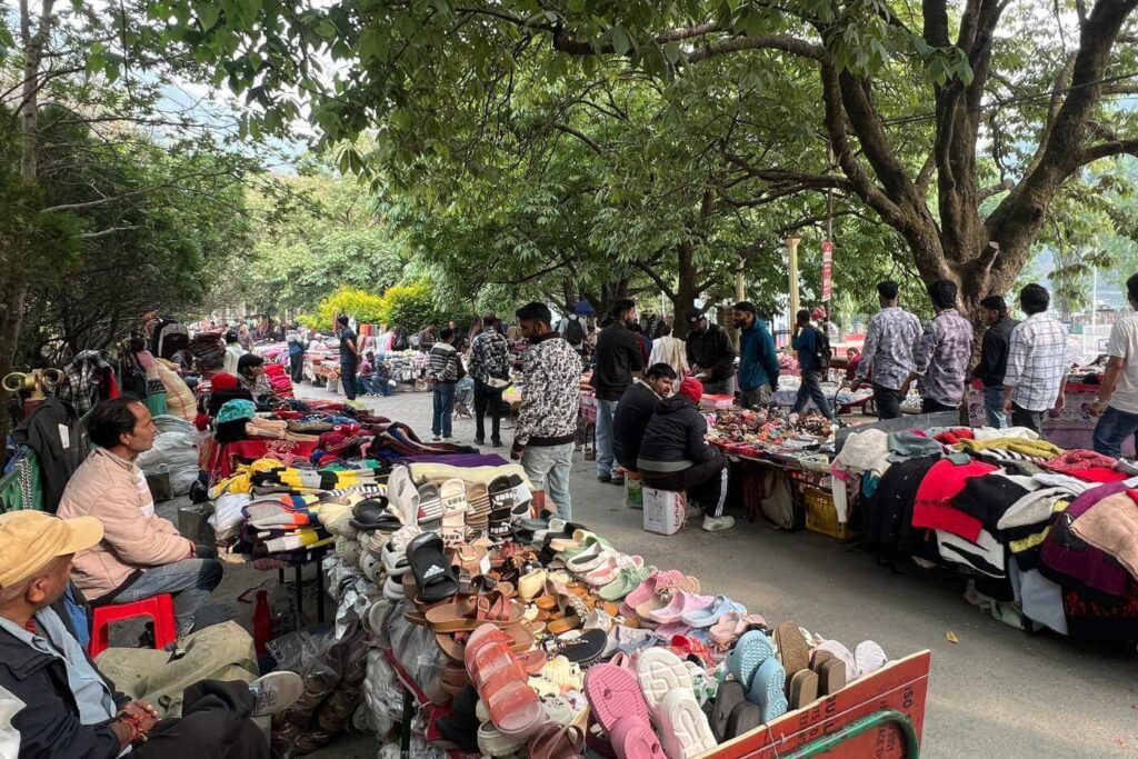 un mercado tibetano, una de las mejores cosas que ver en Nainital