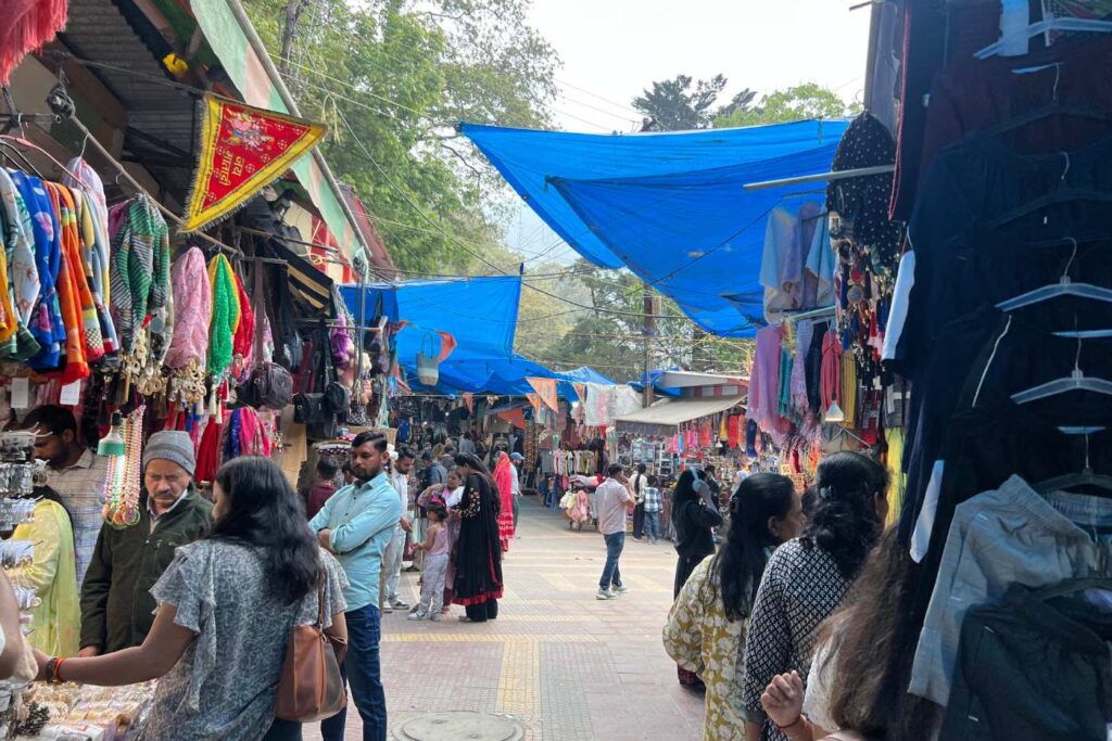 un mercado tibetano, una de las mejores cosas que ver en Nainital