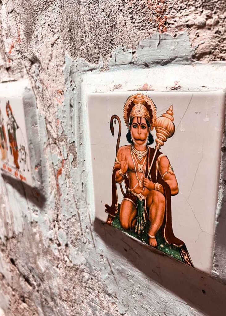 Un azulejo con Hanuman