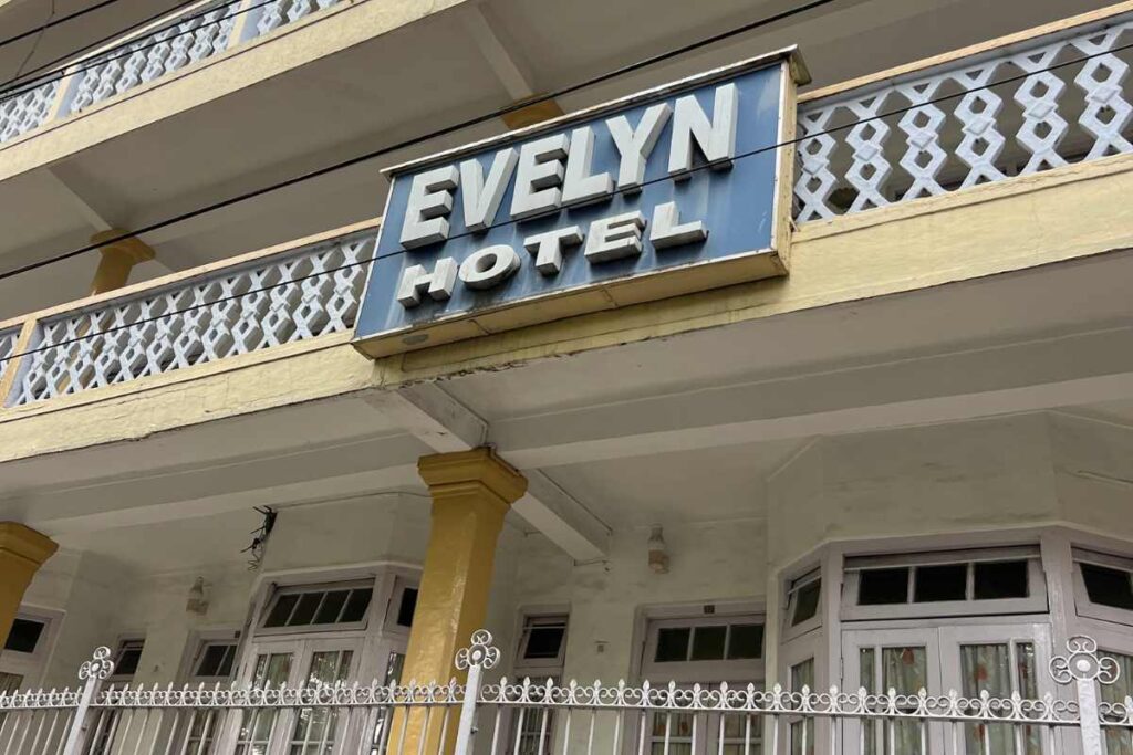 Hotel Evelyn en Nainital, donde Ram Dass, Krishna Dass y otros devotos occidentales vivieron cuando conocieron a Neem Karoli Baba