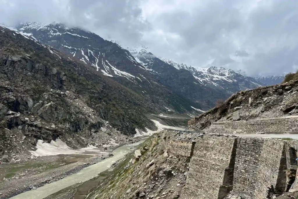Una carretera cerca de Rotang Pass
