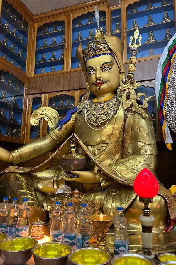 Estatuas del Budismo tibetano que ver en Dharamsala