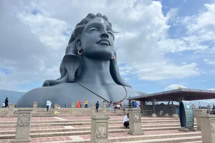 Imagen de Shiva para ilustrar el tipo de viaje espiritual que promueve el blog un mundo ahi afuera